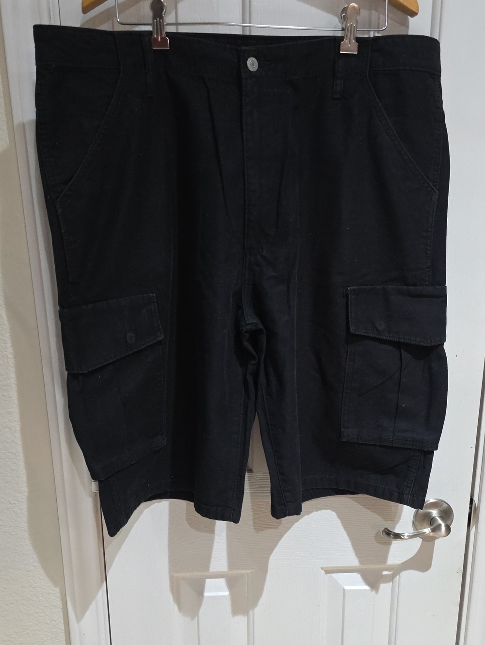 Levi's Men's Black Cargo Shorts - Classic Utility Style Size 40